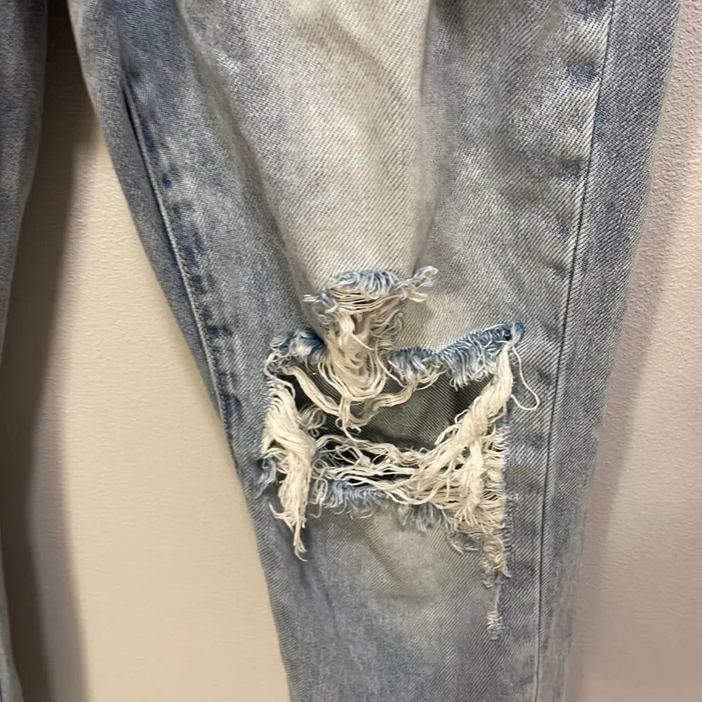Nwot Insane Oene woman’s light blue ripped jeans - Picture 3 of 14